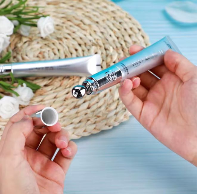 CREMA OCCHI CON VIBRATORE INCORPORATO